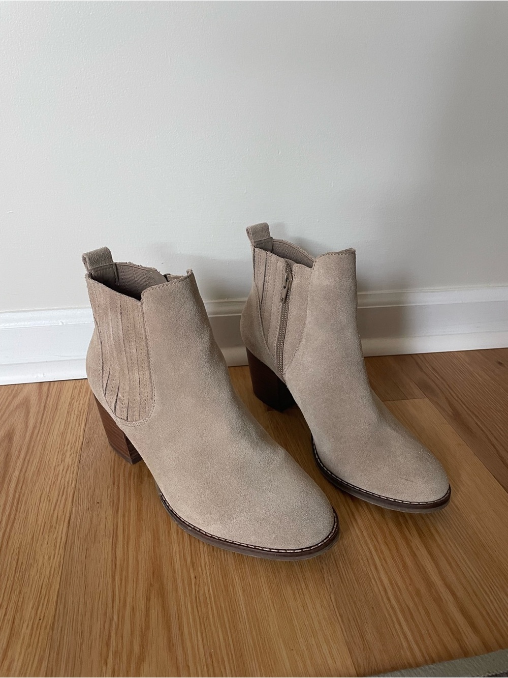 Crown Vintage Suede Cindy Ankle Booties in Light Taupe